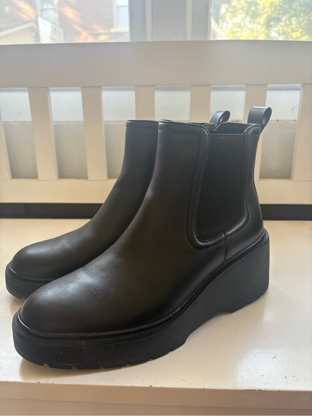 Cole Haan sz9.5 Platform Chelsea Boots - Black Women’s Ankle Boots